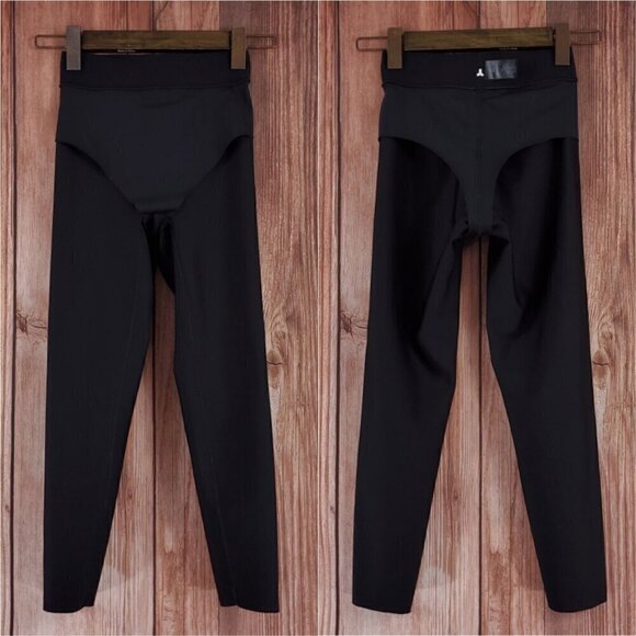 Ultracor Womens Size XS Black Gray Animal Print Leggings - Picture 3 of 13